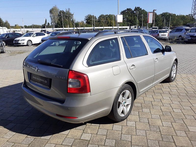 Škoda Octavia (2013) KOMBI 1.4 TSI AMBIENTE - fotka 4 z 27