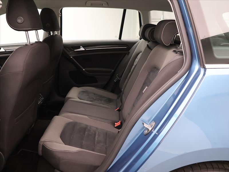 Volkswagen Golf Variant 1,6 TDI 77kW Comfortline CZ - fotka 14 z 30