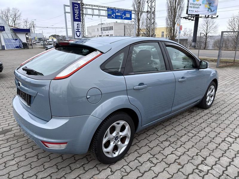 Ford Focus 1.6i 85 kW klima - fotka 5 z 15