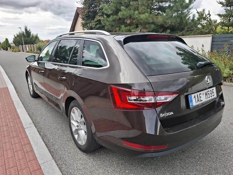 Škoda Superb (2016) 2.0 TDI Elegance, alkantara - fotka 3 z 21