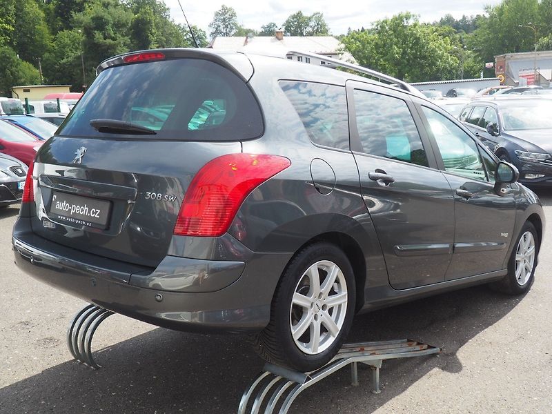 Peugeot 308 (2013) 2.0 HDI, SW BusinessLine, AT - fotka 4 z 33