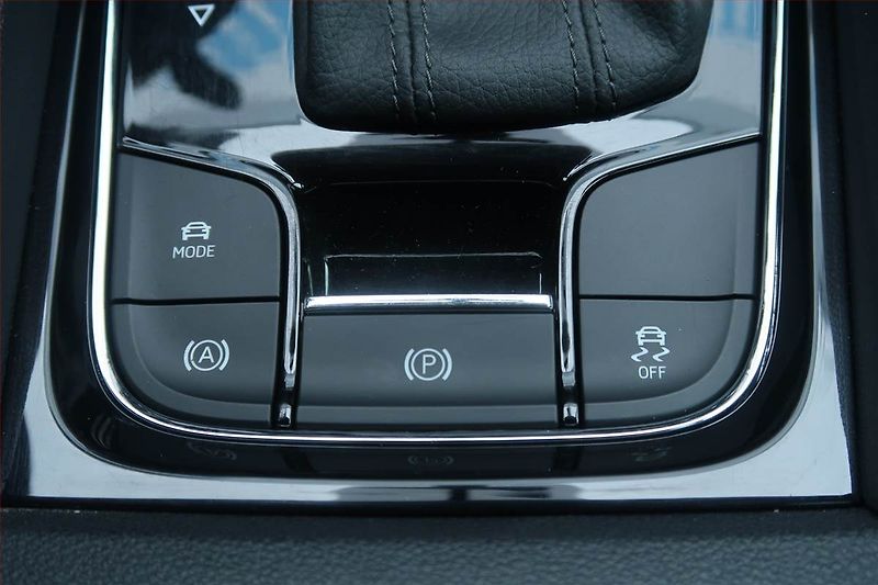 Škoda Karoq (2019) 1.6 TDI - fotka 24 z 25
