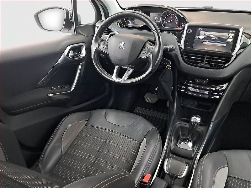 Peugeot 2008 (2014) 1.6 e-HDi, Automat, Tempomat - fotka 7 z 17