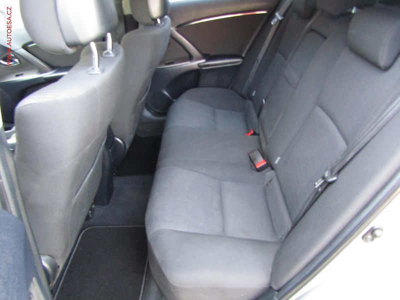 Toyota Avensis (2010) 1.8 i, AT, TZ - fotka 10 z 19