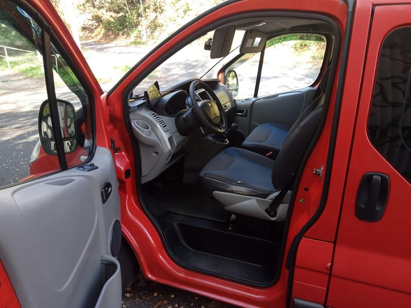 Renault Trafic 2,0 D 9 MÍST, TZ, kamera ! - fotka 7 z 28