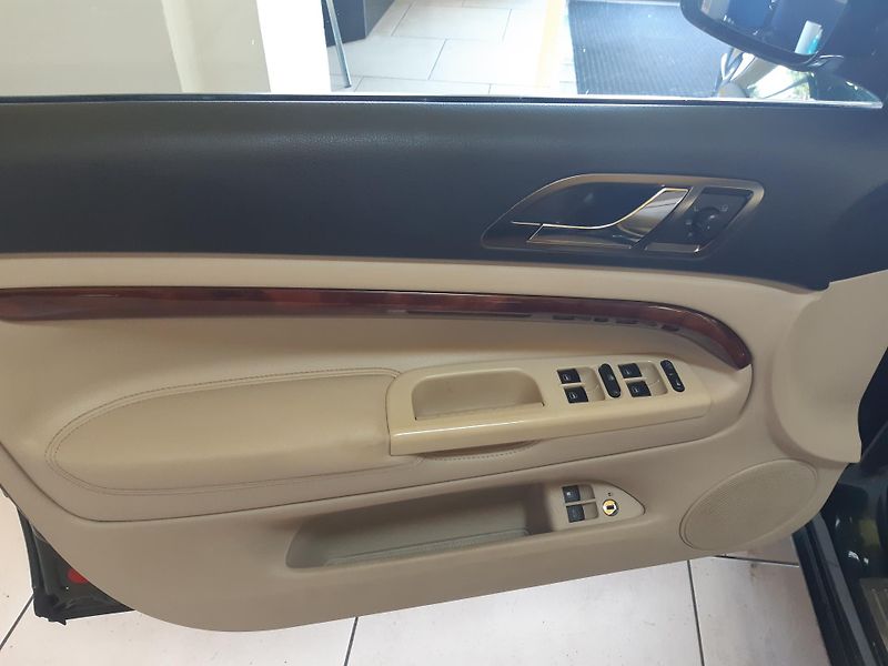 Škoda Superb 2.5 TDI AUTOMAT DIGIKLIMA - fotka 16 z 24