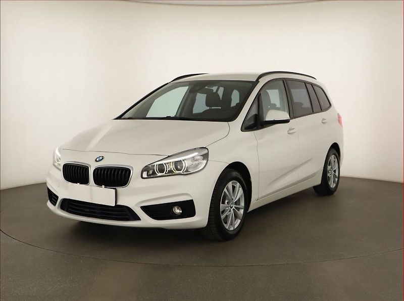 BMW Řada 2 (2015) Advantage 218d Gran Tourer - fotka 2 z 20
