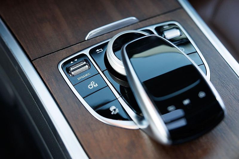 Mercedes-Benz Třídy G (2020) G 500 V8 Biturbo G63 AMG Look - fotka 34 z 54