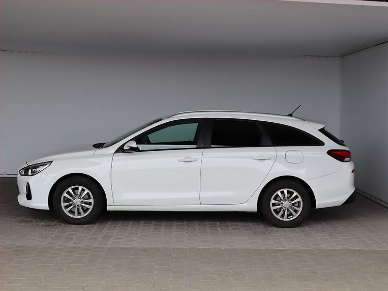 Hyundai i30 (2017) 1.0 T-GDI, Serv.kniha - fotka 3 z 17
