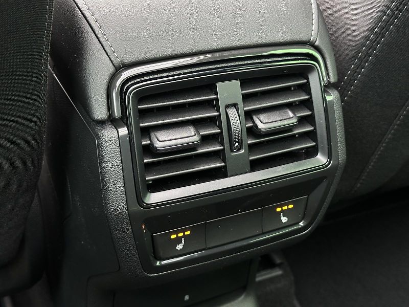 Škoda Karoq 1.5TSi DSG 150PS Sportline Mat - fotka 40 z 46
