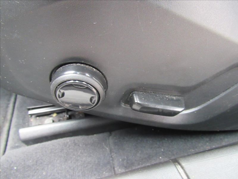 Volvo V90 2,0 D5 173kW AWD Automat - fotka 27 z 33