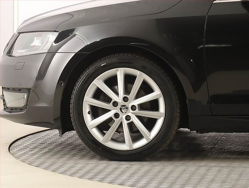 Škoda Octavia (2014) 1.4 TSI, Automat, Serv.kniha - fotka 15 z 26