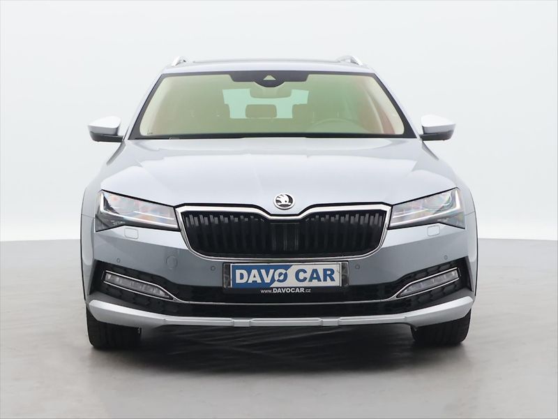 Škoda Superb 2,0 TSI 206kW Scout 4x4 DSG - fotka 2 z 35