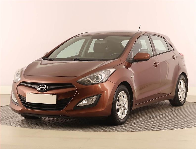 Hyundai i30 (2014) 1.4 CVVT, Tempomat - fotka 2 z 17