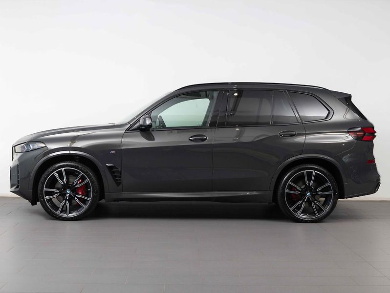 BMW X5 xDrive30d - fotka 2 z 7
