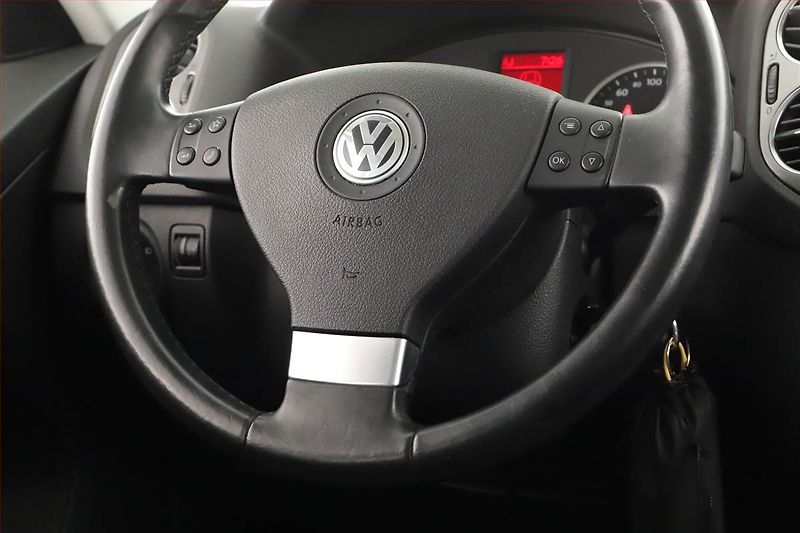 Volkswagen Tiguan (2009) 2.0 TDI, 4X4, Automat, Navi - fotka 13 z 14