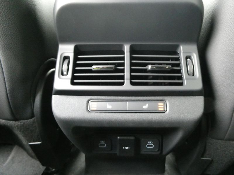 Land Rover Range Rover Evoque 1,5 Dynamic SE P270e - fotka 17 z 37