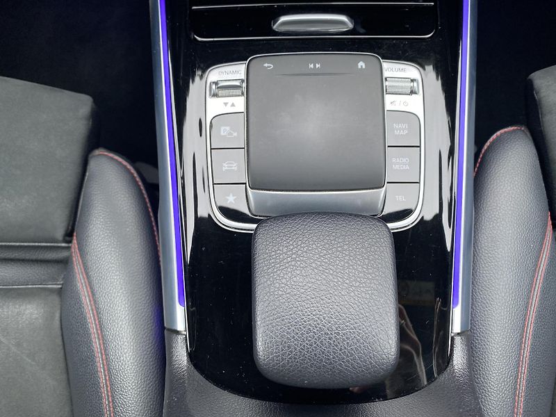 Mercedes-Benz GLB GLB 250 AMG 4M - fotka 27 z 28