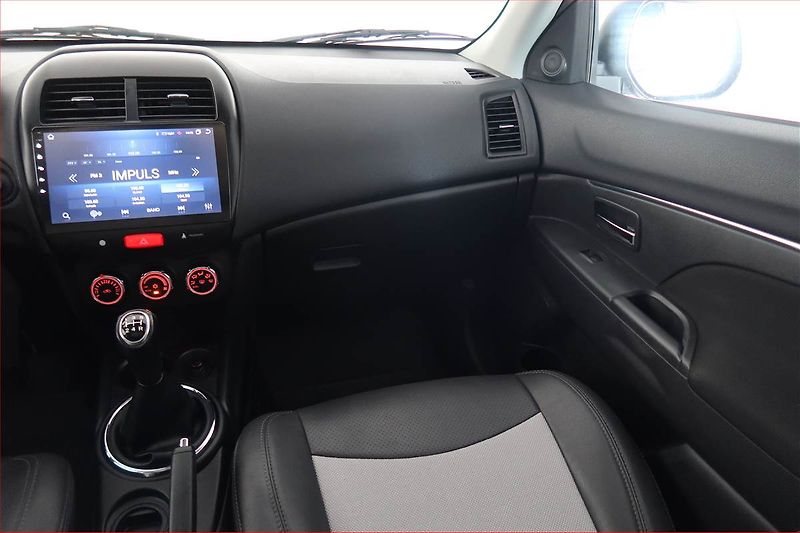 Mitsubishi ASX (2014) Invite 1.6 MIVEC, Serv.kniha - fotka 8 z 17