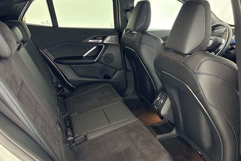 BMW X2 sDrive20i - fotka 16 z 17