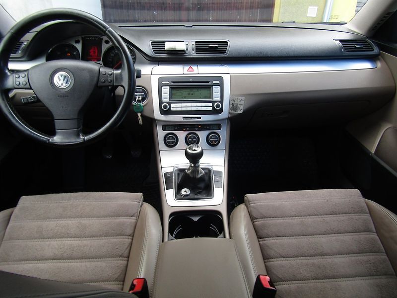 Volkswagen Passat (2008) 2.0 TDI 103kW - fotka 15 z 36