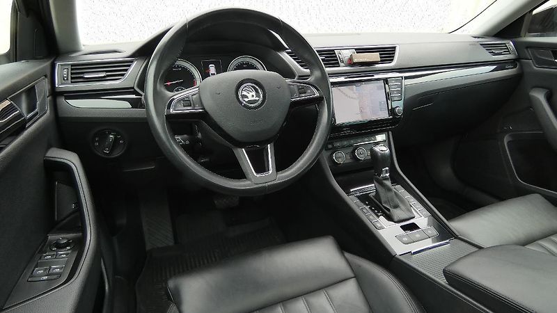 Škoda Superb Combi 2.0 TDI DSG L&K, Panoram - fotka 5 z 29