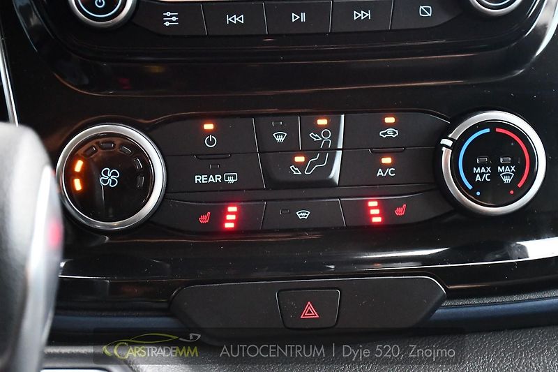 Ford Tourneo Custom 2.0EcoBlue 8MÍST ACTIVE ZÁRUKA - fotka 32 z 50