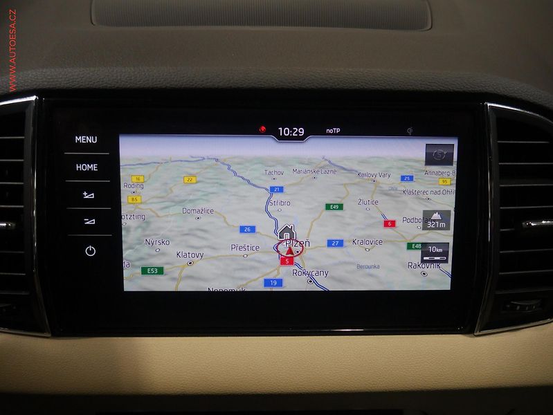 Škoda Karoq (2017) 1.5TSi, ČR, Style, DSG, kůže - fotka 20 z 28