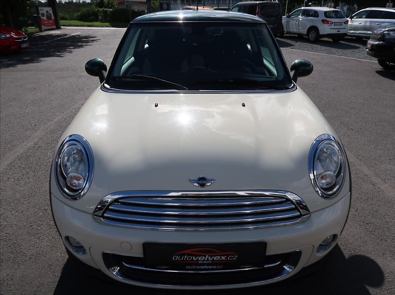 Mini Cooper 1,6 i,90kW,1majČR,automat,53tk - fotka 7 z 25
