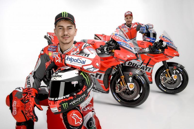 Ducati Panigale V4 S (2018) CORSE ex Jorge Lorenzo - fotka 36 z 39