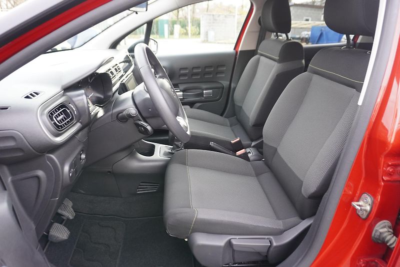 Citroën C3 (2024) MAX 1,2PT 110 MAN6 - fotka 6 z 9