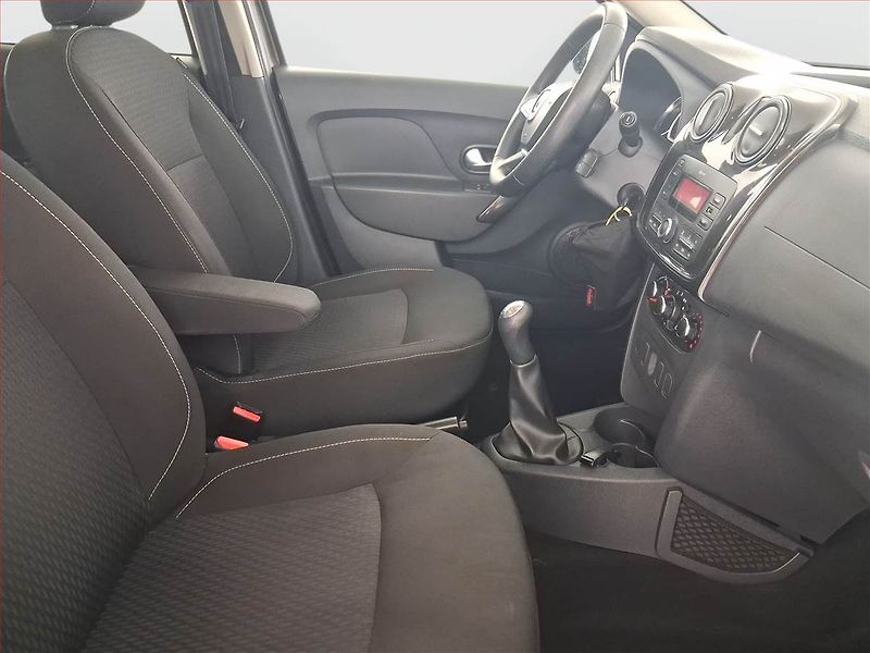 Dacia Logan (2018) 1.0 SCe, ČR,1.maj, Serv.kniha - fotka 9 z 19