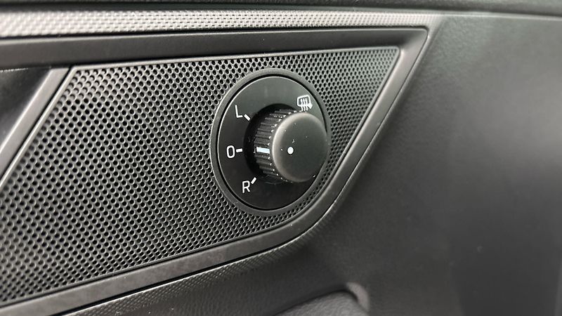 Škoda Fabia 1.0 TSI Ambition Combi - fotka 21 z 25