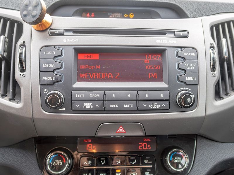 Kia Sportage (2014) ČR 1.7D 85KW – 2x KOLA - fotka 17 z 34