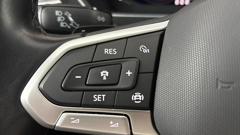 Volkswagen Tiguan Allspace 2.0 TDI DSG Life - fotka 14 z 29