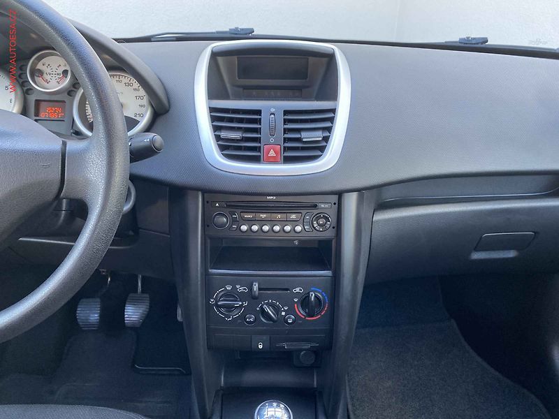 Peugeot 207 (2009) 1.4 i, AC, el. výbava - fotka 12 z 15