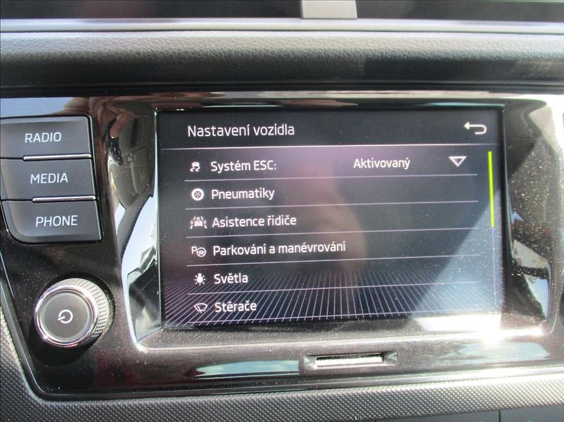 Škoda Fabia 1,0 TSI, klima,servis,DPH,CZ, - fotka 12 z 21