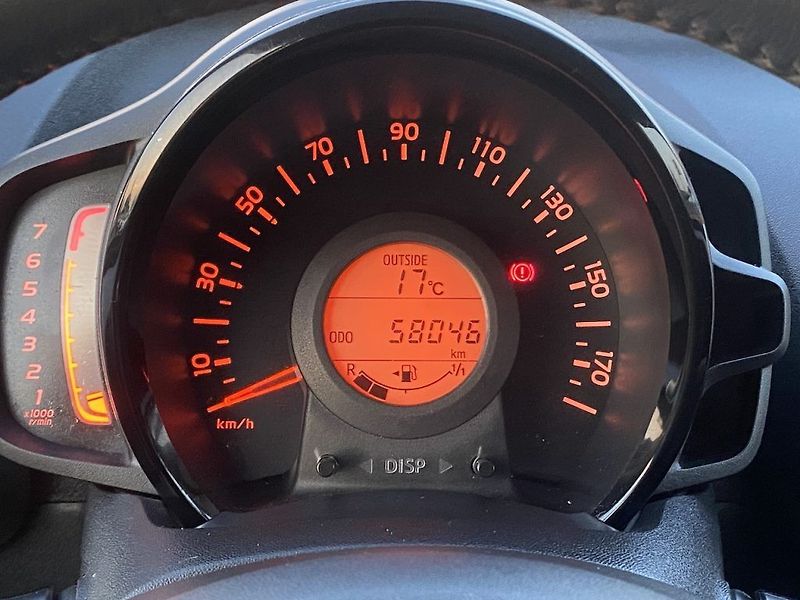 Toyota Aygo 1.0i, ČR-1m, X-Play Style - fotka 10 z 14