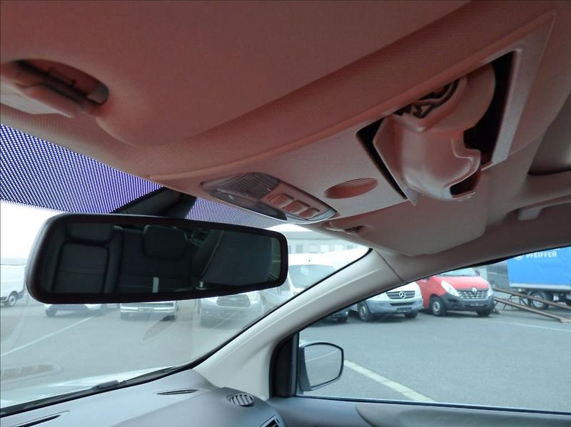 Ford Kuga 2,0 TDCI, 4x4 - fotka 34 z 47