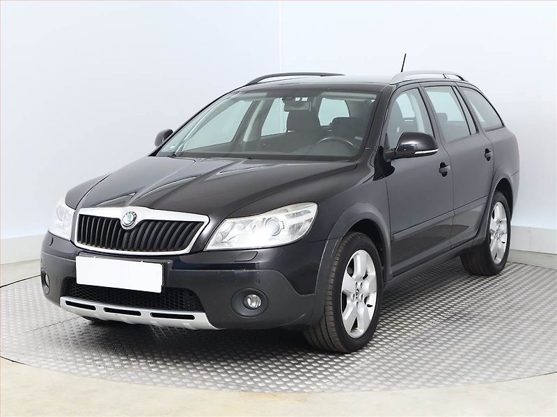 Škoda Octavia (2011) Scout 2.0 TDI, 4X4, Tempomat - fotka 2 z 16