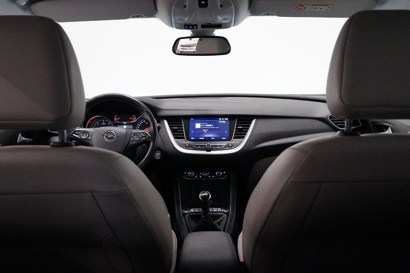 Opel Grandland X - fotka 25 z 28
