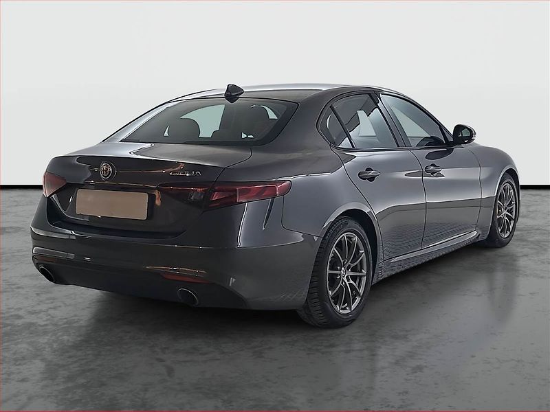 Alfa Romeo Giulia (2017) 2.0 Turbo - fotka 5 z 23
