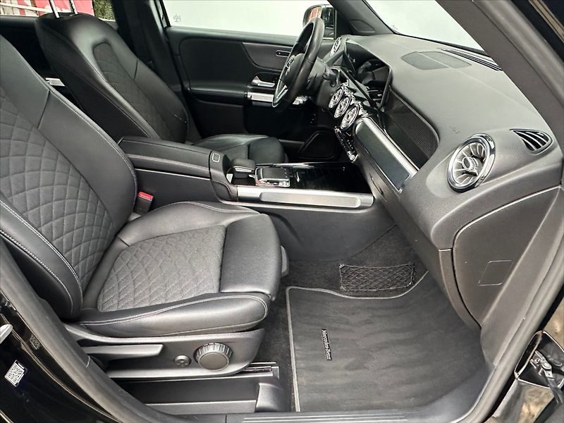 Mercedes-Benz GLB 2,0 200d 110kW, navi, kamera - fotka 12 z 43