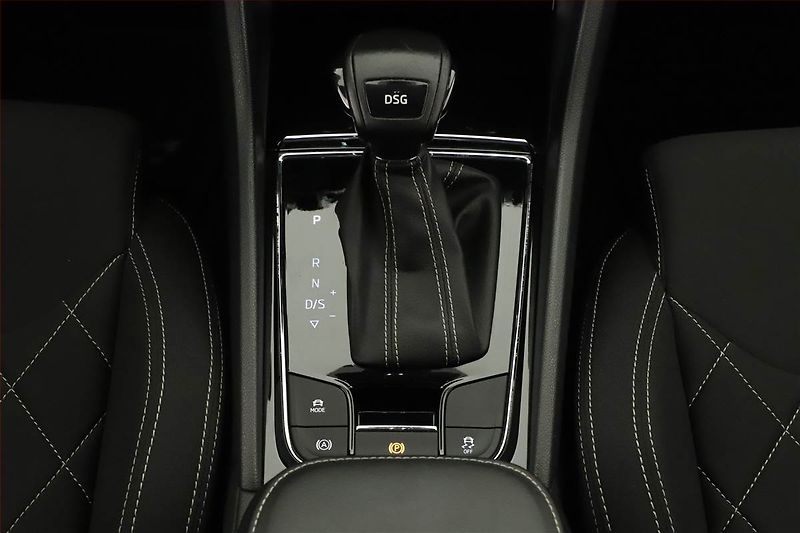 Škoda Karoq (2020) Sportline 1.5 TSI, ČR, AUTOMAT - fotka 10 z 23