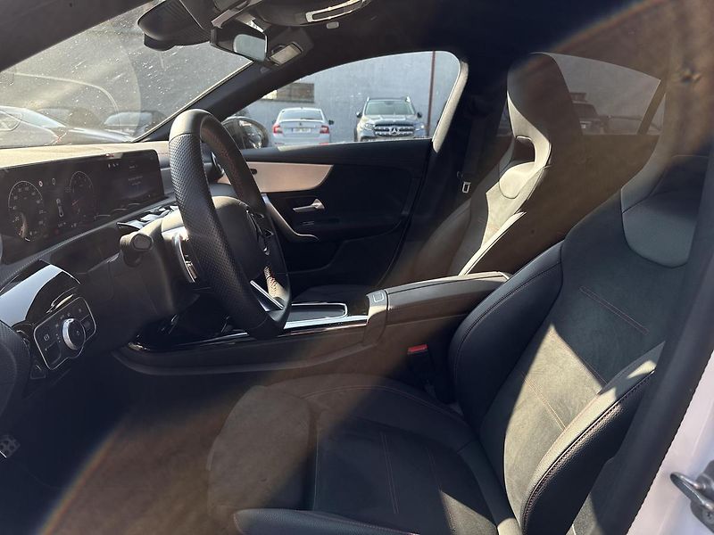 Mercedes-Benz CLA 200 kupé CZ, 1. majitel - fotka 13 z 15