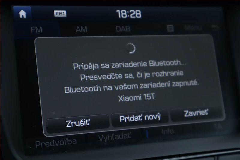 Hyundai i40 (2015) 1.7 CRDi, Automat, Serv.kniha - fotka 17 z 23