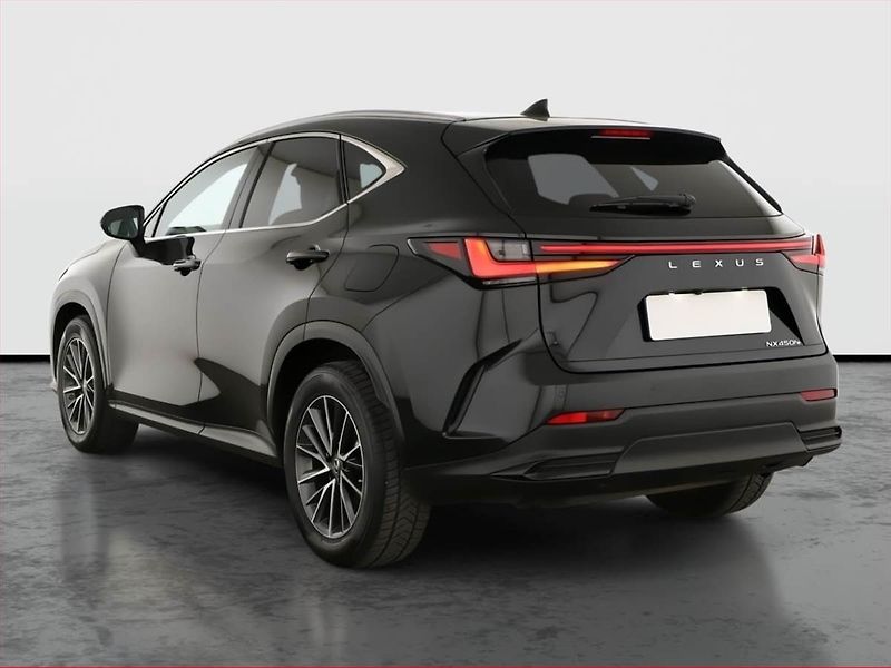 Lexus NX 200t (2023) 450h+ - fotka 4 z 21