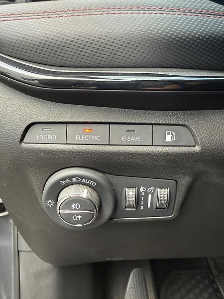 Jeep Compass Trailhawk Plug-In Hybrid 4WD - fotka 15 z 22