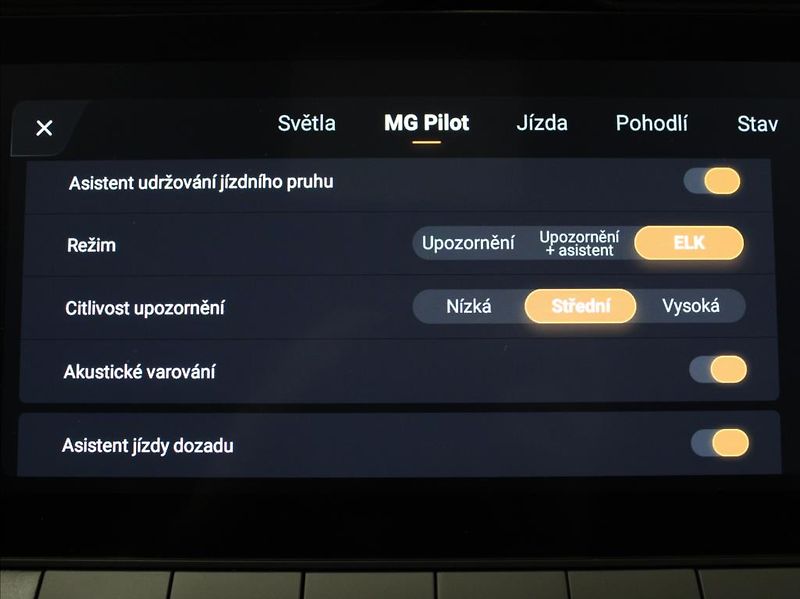 MG ZS 1,5 Hybrid+ Exclusive 20tkm.ČR - fotka 17 z 27