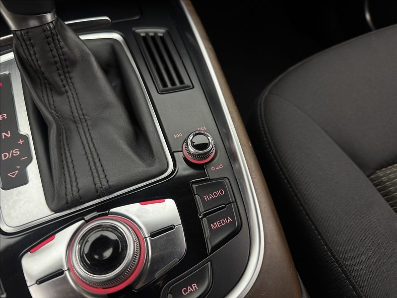 Audi Q5 3,0 4X4 EXCLUSIVE ROZVODY APOD - fotka 33 z 55